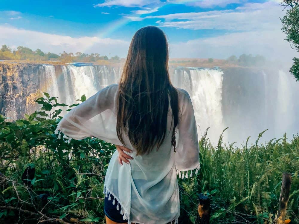 //www.som2travel.es/cdn/images/content/Zimbabwe/victoria fallspequeña.jpg